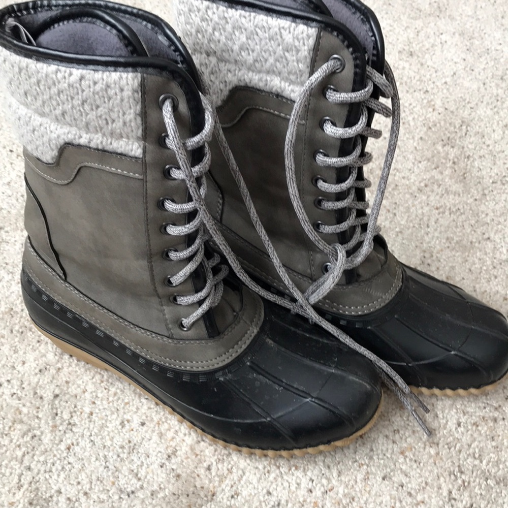 Duck boots suede